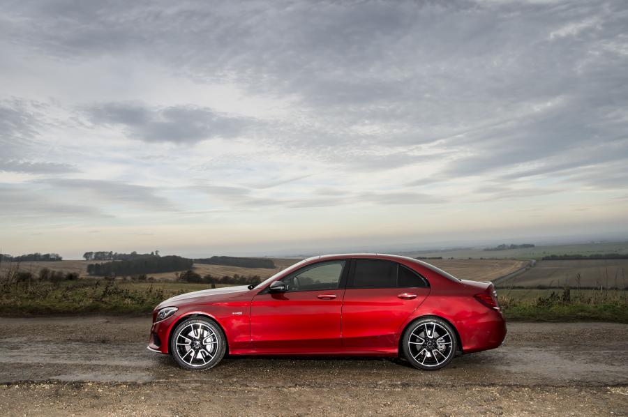 Mercedes-AMG C43 4Matic 2016 года  (UK) (фото 18 из 28)